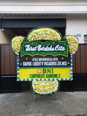 Papan Bunga Duka di Bukit Kecil