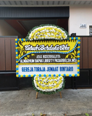 Papan Bunga Duka di Bukit Kecil