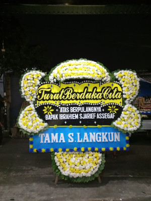 Papan Bunga Duka di Bukit Kecil