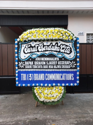 Papan Bunga Duka di Bukit Kecil